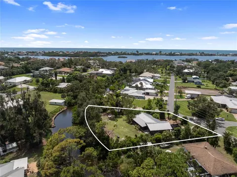 217 Charles Dr, Nokomis, FL 34275