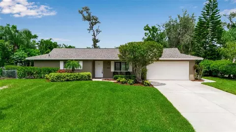 1833 Sandalwood Dr, Sarasota, FL 34231