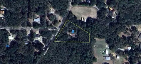 5232 Woodland Ln, Milton, FL 32583