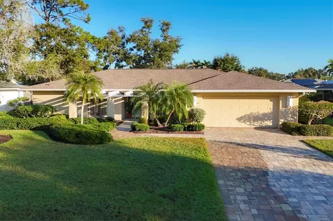 3679 Aster Dr, Sarasota, FL 34233