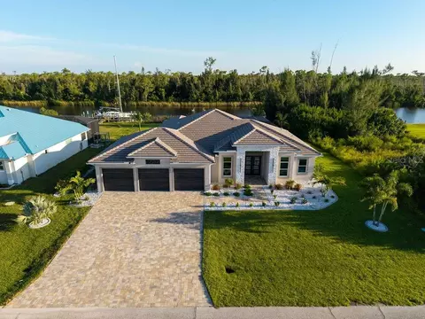 16622 Liggett Cir, Port Charlotte, FL 33981