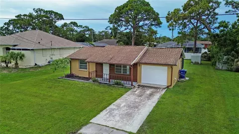 635 Lewis St, Englewood, FL 34223