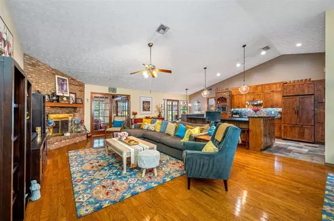 Living - 9206 65th Ave E, Bradenton, FL 34202 photo 5 of 10