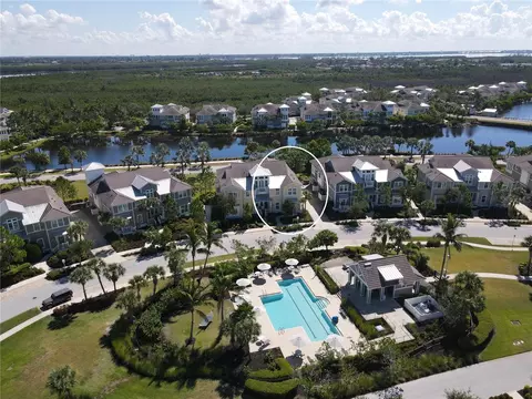 343 Compass Point Dr #201, Bradenton, FL 34209