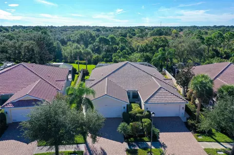 7541 Pesaro Dr, Sarasota, FL 34238