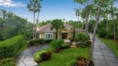 422 Blue Garden Ln, Osprey, FL 34229