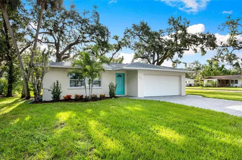 111 17th St E, Bradenton, FL 34208