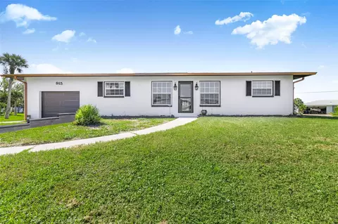 915 Suncrest Ln, Englewood, FL 34223