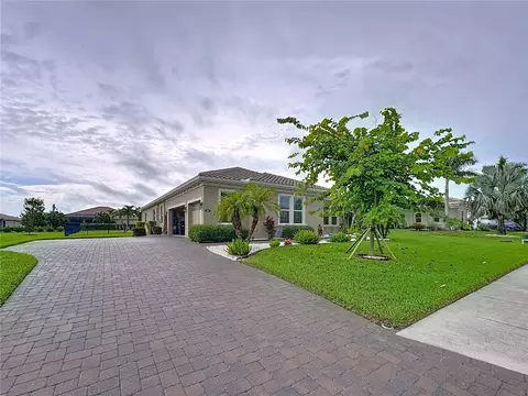 Exterior - 309 167th Blvd E, Bradenton, FL 34212 photo 9 of 17