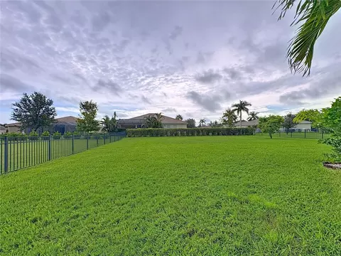 Exterior - 309 167th Blvd E, Bradenton, FL 34212 photo 6 of 17