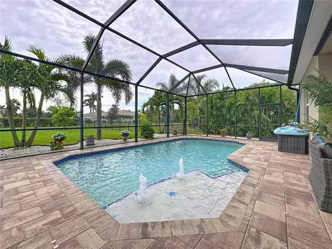 Exterior - 309 167th Blvd E, Bradenton, FL 34212 photo 4 of 17