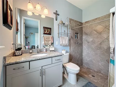 Bath - 309 167th Blvd E, Bradenton, FL 34212 photo 3 of 4