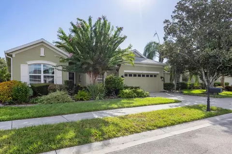 331 Londonderry Dr, Sarasota, FL 34240