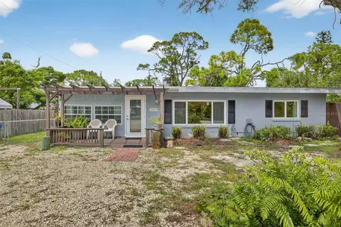 332 E Langsner St, Englewood, FL 34223