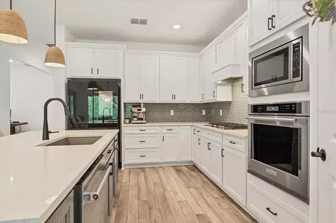 Kitchen - 10622 Wynward Way, Parrish, FL 34219 photo 4 of 5