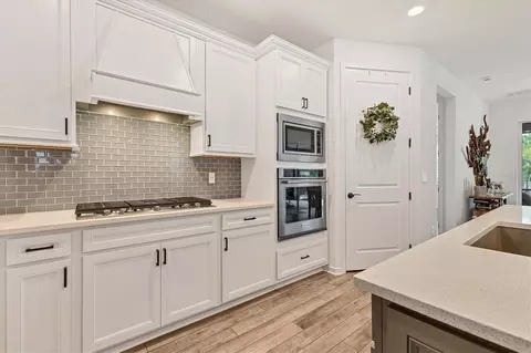 Kitchen - 10622 Wynward Way, Parrish, FL 34219 photo 2 of 5