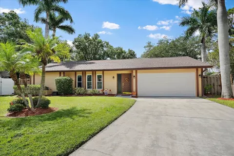 2442 Arborfield Sq, Sarasota, FL 34235