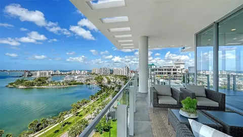 605 S Gulfstream Ave #12, Sarasota, FL 34236