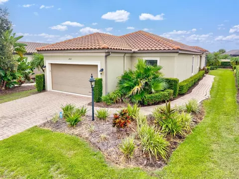 4945 Savona Run, Bradenton, FL 34211