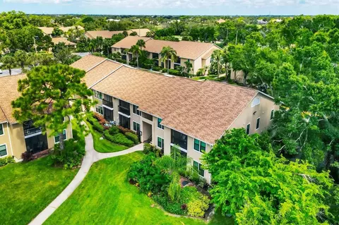 4001 Crockers Lake Blvd #27, Sarasota, FL 34238
