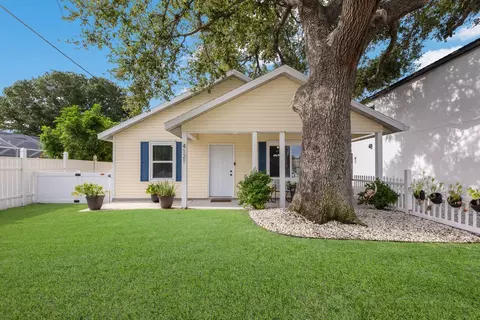 4121 9th Ave W, Bradenton, FL 34205
