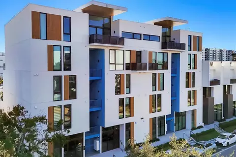 1558 4th St #216, Sarasota, FL 34236