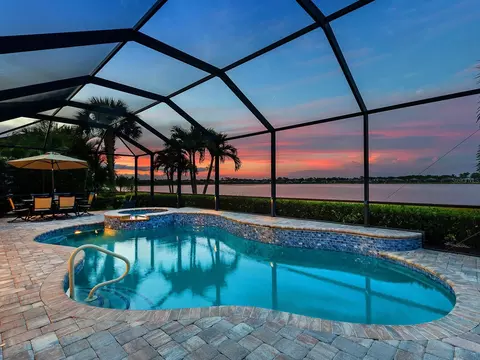 7884 Grande Shores Dr, Sarasota, FL 34240