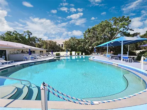 390 301 Blvd W #5B, Bradenton, FL 34205
