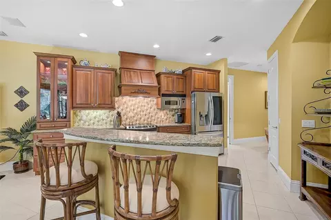 Kitchen - 11420 Savannah Lakes Dr, Parrish, FL 34219 photo 4 of 6