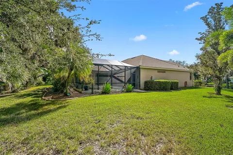 Exterior - 11420 Savannah Lakes Dr, Parrish, FL 34219 photo 13 of 18