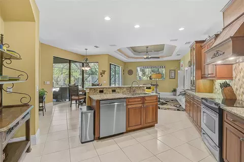 Kitchen - 11420 Savannah Lakes Dr, Parrish, FL 34219 photo 3 of 6