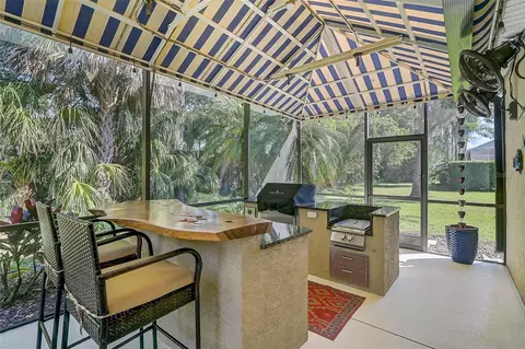 Exterior - 11420 Savannah Lakes Dr, Parrish, FL 34219 photo 4 of 18