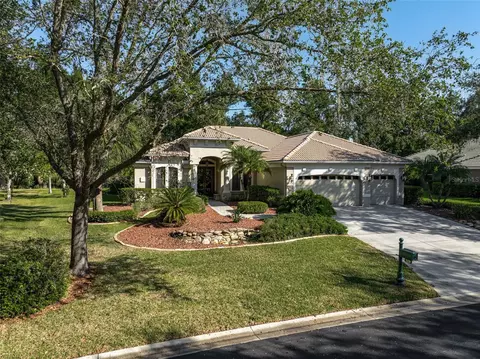 Exterior - 11420 Savannah Lakes Dr, Parrish, FL 34219 photo 15 of 18