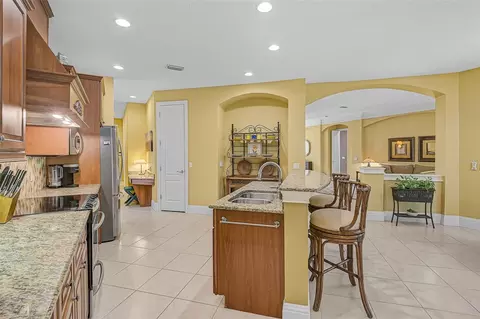 Kitchen - 11420 Savannah Lakes Dr, Parrish, FL 34219 photo 2 of 6