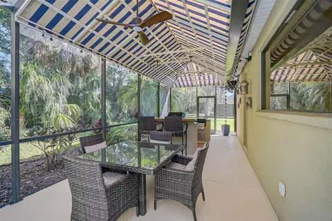 Exterior - 11420 Savannah Lakes Dr, Parrish, FL 34219 photo 8 of 18