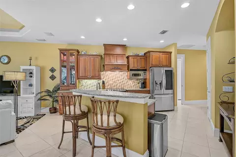 Kitchen - 11420 Savannah Lakes Dr, Parrish, FL 34219 photo 5 of 6