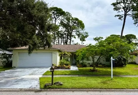 1805 Springwood Dr, Sarasota, FL 34232