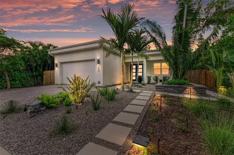 2524 Arlington St, Sarasota, FL 34239