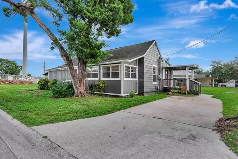 806 3rd Ave W, Palmetto, FL 34221