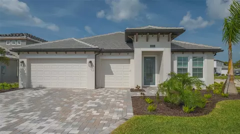 2015 Bolsena St, Nokomis, FL 34275