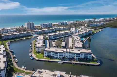 4390 Exeter Dr #104, Longboat Key, FL 34228