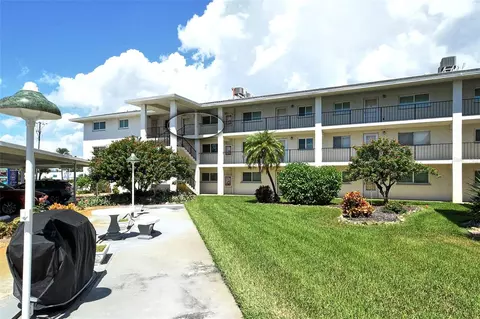 708 Tamiami Trl S #302, Venice, FL 34285