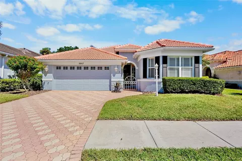 5017 Hanging Moss Ln, Sarasota, FL 34238