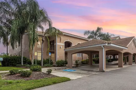 1011 Fairwaycove Ln #201, Bradenton, FL 34212