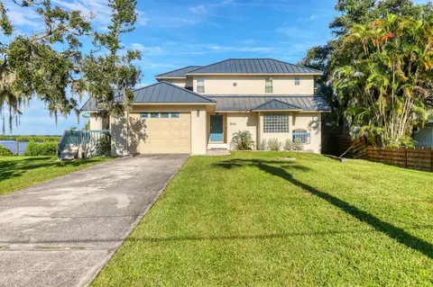913 Tropical Dr, Bradenton, FL 34208