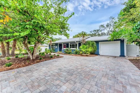 121 32nd St W, Bradenton, FL 34205