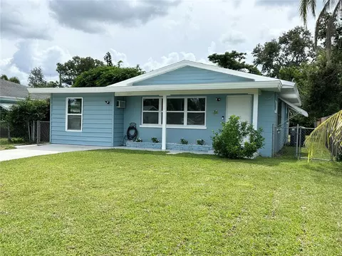 3325 2nd Ave W, Bradenton, FL 34205