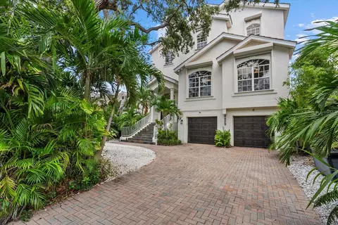 4929 Oxford Dr, Sarasota, FL 34242
