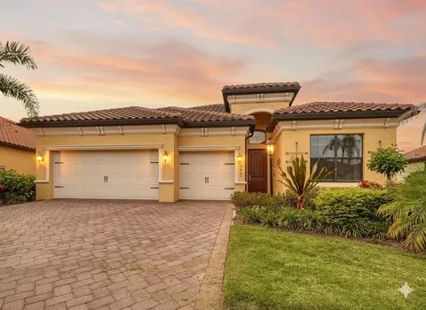 7007 Whittlebury Trl, Lakewood Ranch, FL 34202