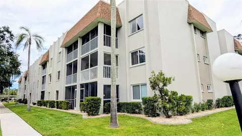 1310 Glen Oaks Dr E #289E, Sarasota, FL 34232